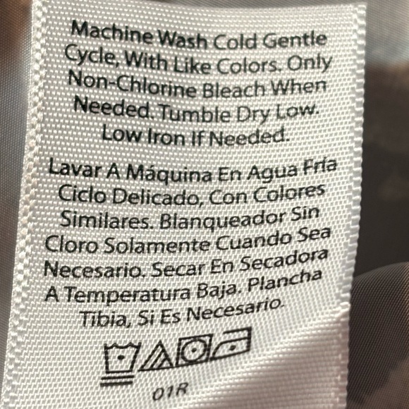 No Boundaries Camo Wildernesss Hooded Windbreaker - Picture 6 of 6